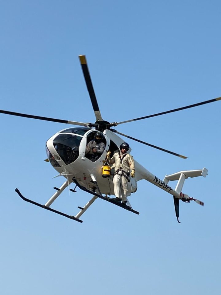 Helicopter Using Ladder Ladder/Equipment Spotting - Rogers Helicopters